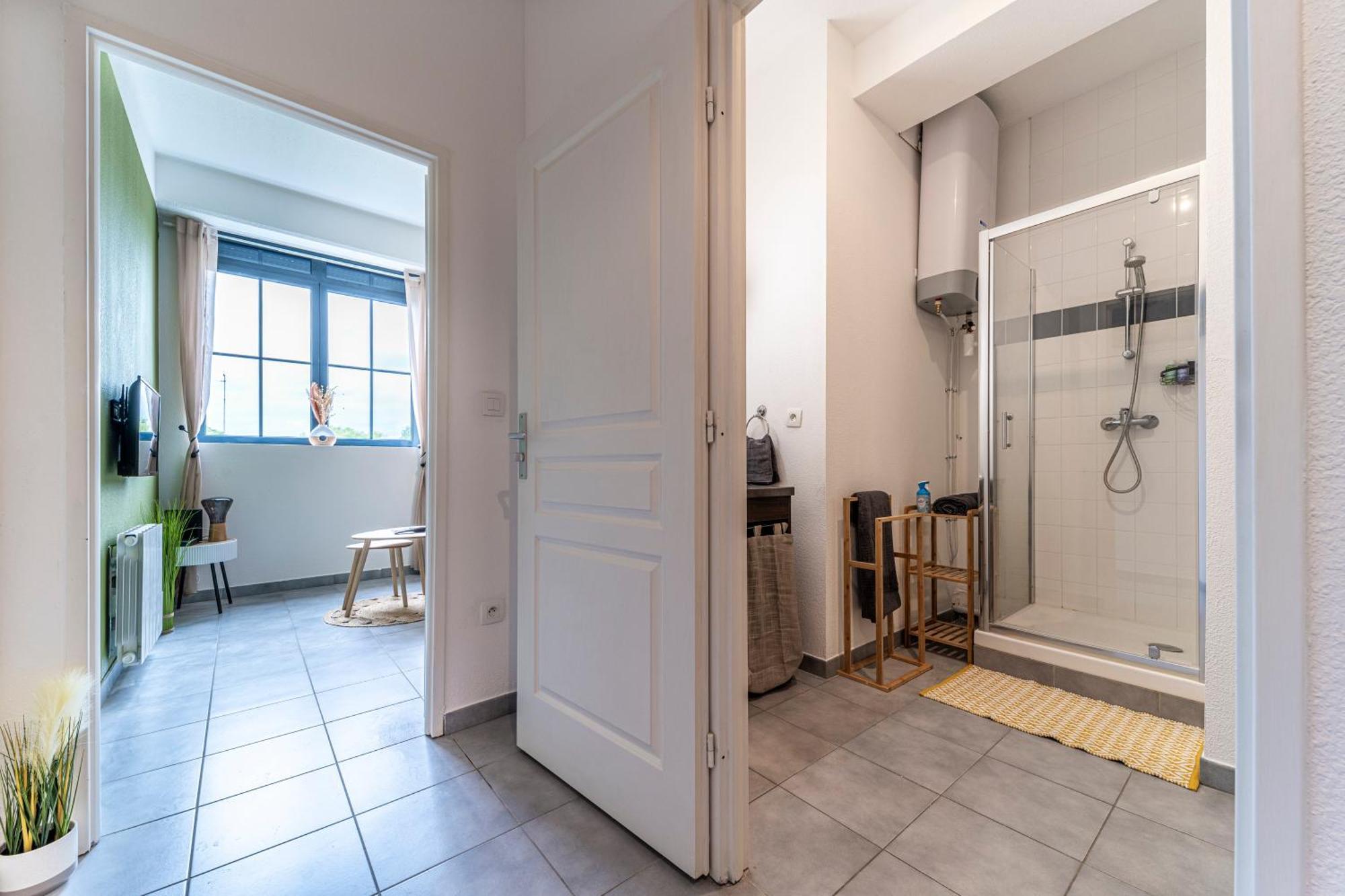 Stay Cosy Lille I Tourcoing - Appartement - Hypercentre - Parking Securise - Wifi - Netflix - Cuisine Esterno foto